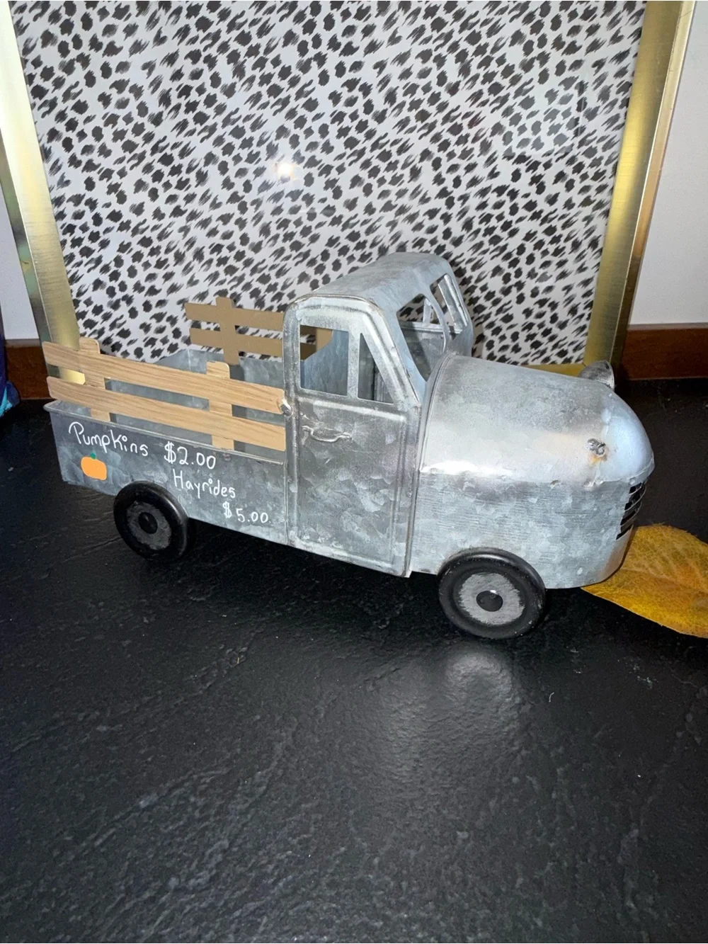Metal Farm Truck Decor
